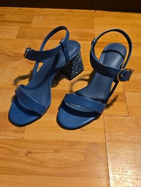Charles and Keith bright blue block heel sandals size 4